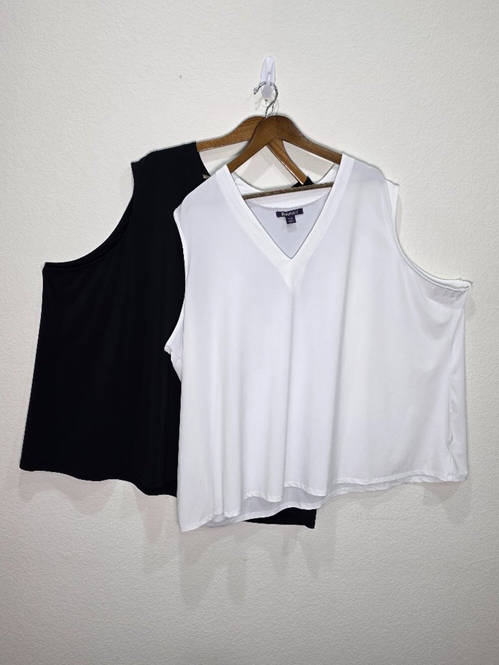 Roaman’s 2 Pack Sleeveless V-Neck Knit Shirts Solid Black & White 4X